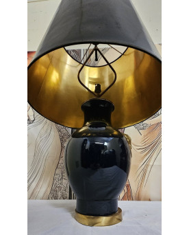 Le village de 58 brocanteurs - Grande lampe de table vintage – céramique noire et dorée – décor têtes de lion