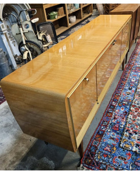 Le village de 58 brocanteurs - Buffet époque Empire en noyer