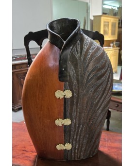 Le village de 58 brocanteurs - Vase design en bois sculpté