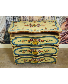 Le village de 58 brocanteurs - Commode peinte, galbée style Louis XV Vénitien – époque XXeme