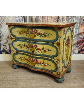Le village de 58 brocanteurs - Commode peinte, galbée style Louis XV Vénitien – époque XXeme