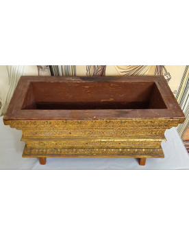 Le village de 58 brocanteurs - Jardiniére ancienne en bois sculpté et doré – décor oriental / Inde - fin XIXeme
