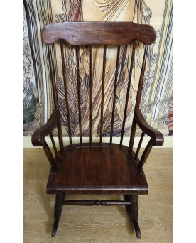 Le village de 58 brocanteurs - Fauteuil à bascule ancien en bois – rocking-chair style Windsor - XXeme