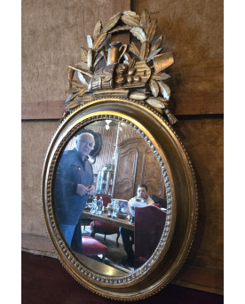 Le village de 58 brocanteurs - Miroir ovale en bois doré – fin XIXᵉ siècle