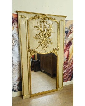 Trés trés important trumeau Louis XVI – miroir et panneau décor aux instruments de musique -