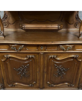 Buffet deux corps Louis XV en noyer – vers 1850