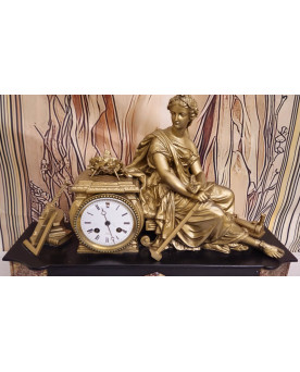 Pendule en régule doré à sujet allégorique – Époque Napoléon III – XIXe siècle