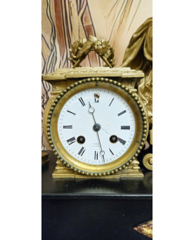 Pendule en régule doré à sujet allégorique – Époque Napoléon III – XIXe siècle