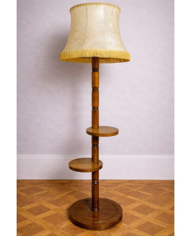 Lampadaire serviteur en bois avec abat-jour à franges – style vintage