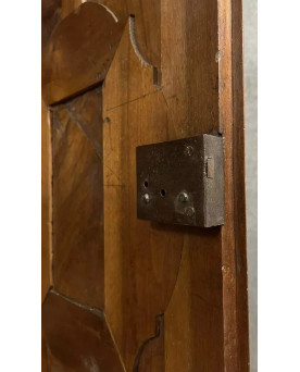 Importante armoire époque Louis XIII en noyer massif