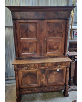 Le village de 58 brocanteurs - buffet deux corps époque Empire en noyer
