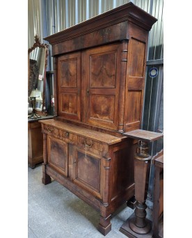 Le village de 58 brocanteurs - buffet deux corps époque Empire en noyer