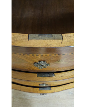 Commode de Dame galbée style Louis XV marquetée avec marbre – XIXᵉ siècle