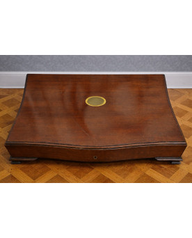 Boîte / coffret ancien en acajou avec incrustation laiton – XIXe siècle