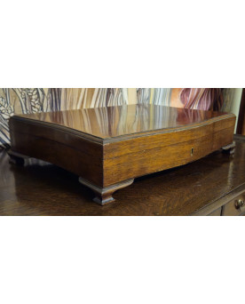 Boîte / coffret ancien en acajou avec incrustation laiton – XIXe siècle