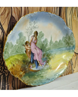 Le village de 58 brocanteurs - Plat en porcelaine Limoges M&D France — décor scène galante Marque visible : M&D – Limoges
