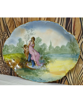 Le village de 58 brocanteurs - Plat en porcelaine Limoges M&D France — décor scène galante Marque visible : M&D – Limoges
