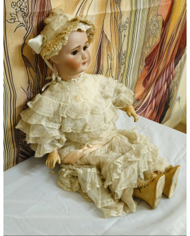 Le village de 58 brocanteurs - Grande poupée ancienne française en porcelaine / marquée UNIS FRANCE 301 / haut 88 cm