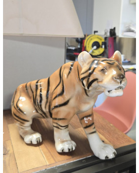 Le village de 58 brocanteurs - Grand tigre en porcelaine ROYAL DUX – Tchécoslovaquie - Art Déco 1930 - marque au triangle