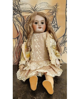 Le village de 58 brocanteurs - Grande poupée ancienne UNIS FRANCE 60 – tête porcelaine – corps articulé – début XXe siècle