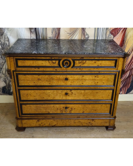 Le village de 58 brocanteurs - Commode époque Charles X en érable et poirier noirçi (vers 1820)