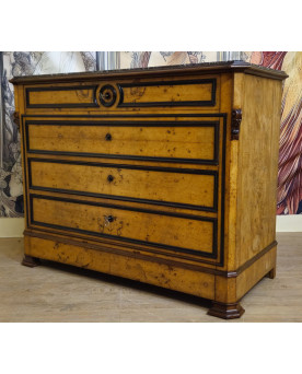 Le village de 58 brocanteurs - Commode époque Charles X en érable et poirier noirçi (vers 1820)