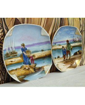 Le village de 58 brocanteurs - Paire d’assiettes en porcelaine de Limoges décor bord de mer, peinte main