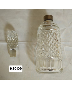 Le village de 58 brocanteurs - Carafe à whisky en cristal taillé avec bouchon, style Baccarat / Le Creusot