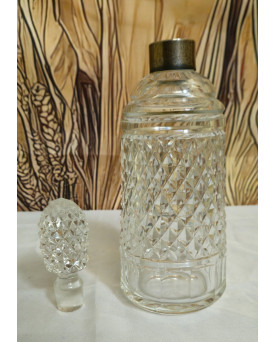 Le village de 58 brocanteurs - Carafe à whisky en cristal taillé avec bouchon, style Baccarat / Le Creusot