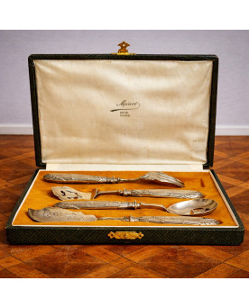 Le village de 58 brocanteurs - Nécessaire de service en argent gaufré – Maison Minot, Tours – XIXe siècle