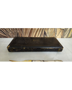 Le village de 58 brocanteurs - Nécessaire de service ancien en argent gaufré – Robert Degeresme, Paris – XIXe siècle