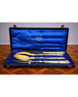 Le village de 58 brocanteurs - Nécessaire de service ancien en argent gaufré – Robert Degeresme, Paris – XIXe siècle
