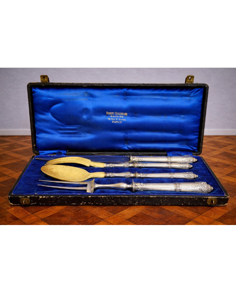 Le village de 58 brocanteurs - Nécessaire de service ancien en argent gaufré – Robert Degeresme, Paris – XIXe siècle