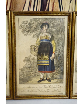 Le village de 58 brocanteurs - Suite de 4 gravures anciennes encadrées costumes du Tyrol XIXe — cadres dorés / B