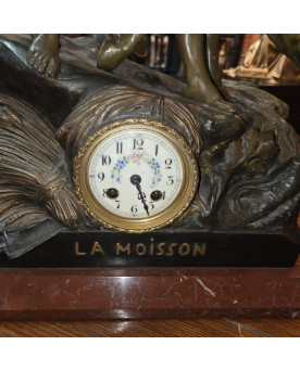 Le village de 58 brocanteurs - Très importante Pendule en régule patiné – “La Moisson” – sujet agricole, fin XIXe siècle