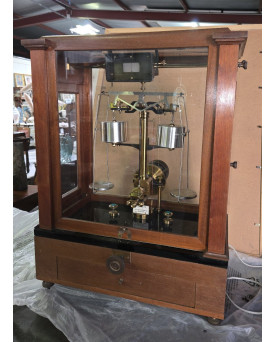 Le village de 58 brocanteurs - Buffet époque Empire en noyer