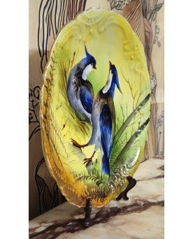 Le village de 58 brocanteurs - Grand plat en porcelaine de Limoges décor aux oiseaux – signé Kervéti - fin XIX