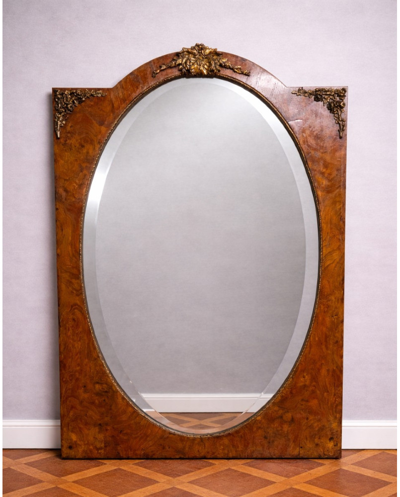 Le village de 58 brocanteurs - Grand miroir ovale en loupe et bronze doré – époque Napoléon III - fin XIXeme
