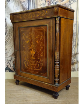 Le village de 58 brocanteurs - Meuble d’appui marqueté de bois précieux (façon Boulle), époque Napoléon III – XIXe siècle