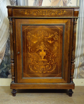 Le village de 58 brocanteurs - Meuble d’appui marqueté de bois précieux (façon Boulle), époque Napoléon III – XIXe siècle