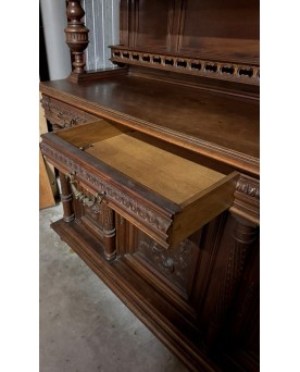 Le village de 58 brocanteurs - Important buffet style Renaissance en noyer