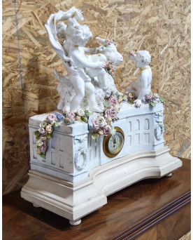 Le village de 58 brocanteurs - Buffet époque Empire en noyer