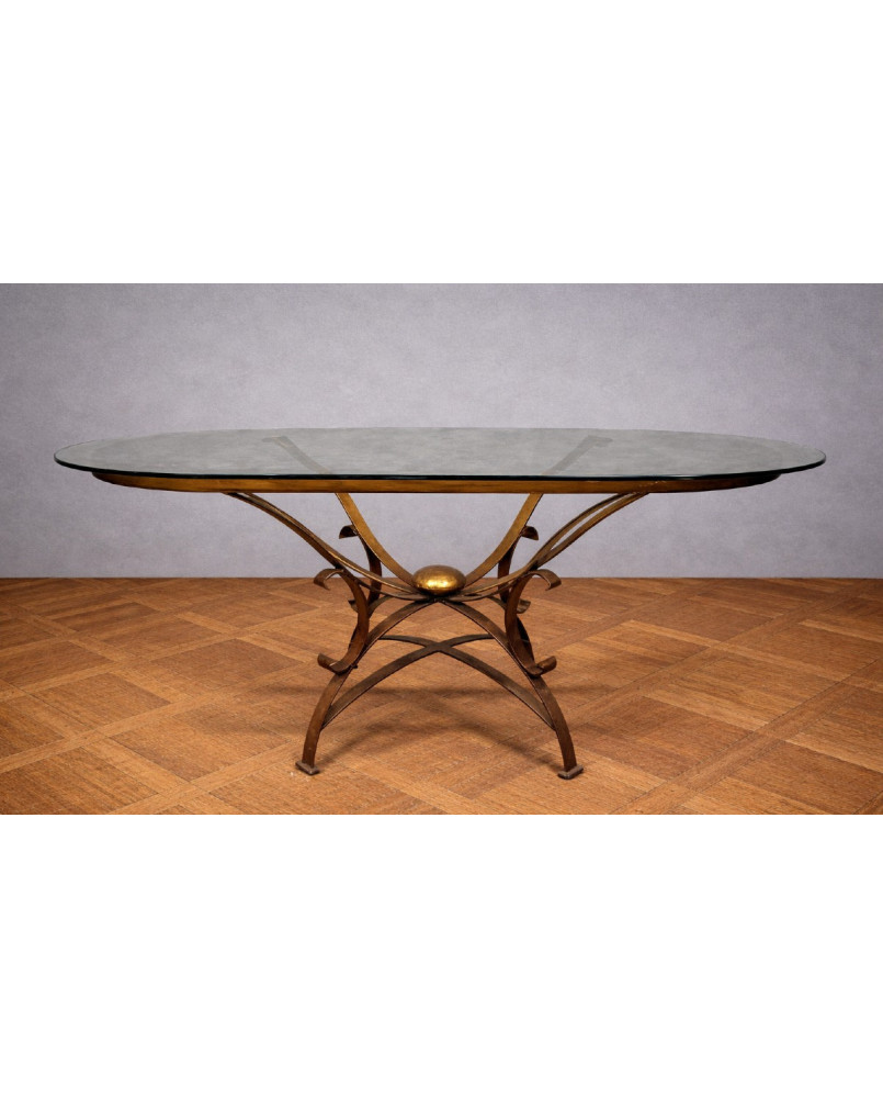 Le village de 58 brocanteurs - Grande table de salle a manger en métal doré et plateau en verre – Travail des années 1950-1970