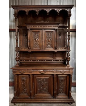 Le village de 58 brocanteurs - Important buffet style Renaissance en noyer