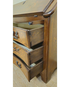 Le village de 58 brocanteurs - Commode scriban Piémontaise galbée en marqueterie