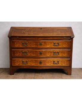 Le village de 58 brocanteurs - Commode scriban Piémontaise galbée en marqueterie