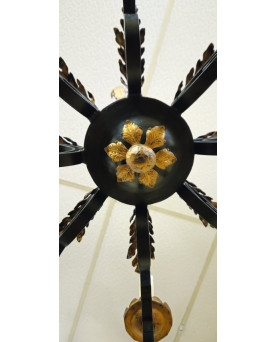 Le village de 58 brocanteurs - Lustre en fer forgé patiné noir et doré – 10 lumières – Style Louis XIV / baroque