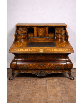 Le village de 58 brocanteurs - Importante commode sciban galbée époque Louis XV, en marqueterie