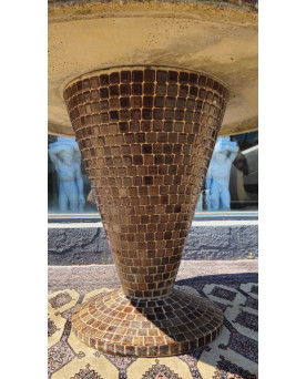 Le village de 58 brocanteurs - Table ronde en mosaïque de céramique émaillée – piètement central conique