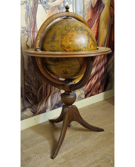 Le village de 58 brocanteurs - Globe terrestre bar ouvrant sur piètement tripode